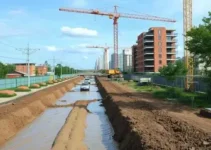 obra de drenagem na Rua Tenente João Francisco